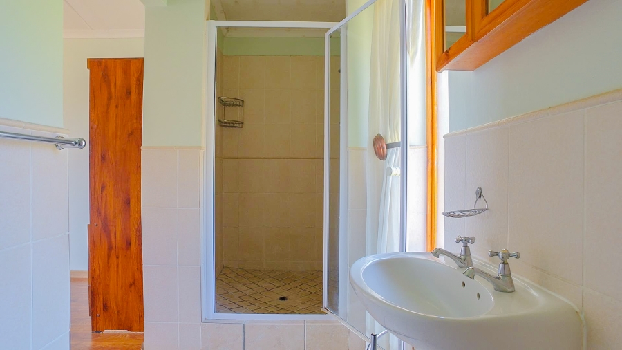 To Let 3 Bedroom Property for Rent in The Coves North West